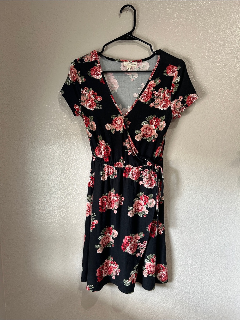 Derek Heart Black Floral Wrap Mini Dress Pink Roses Sz M Casual Vacay